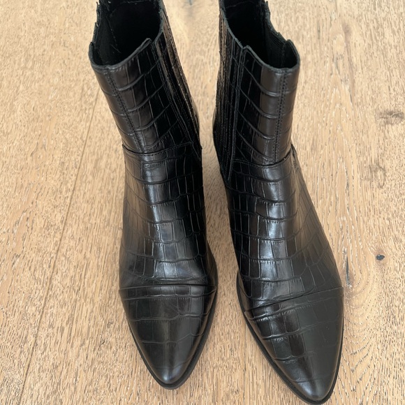 Vagabond Marja Black Croc-Patterned Ankle Booties - Picture 1 of 5
